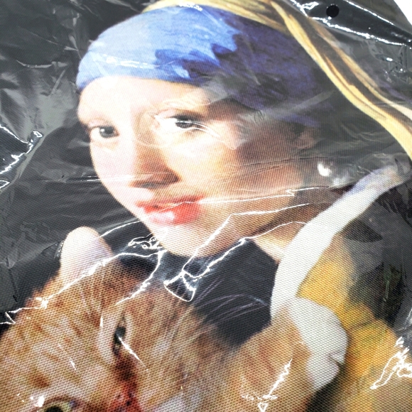 Girl with a Pearl Earring Shoulder Bag - Picture 2 of 3